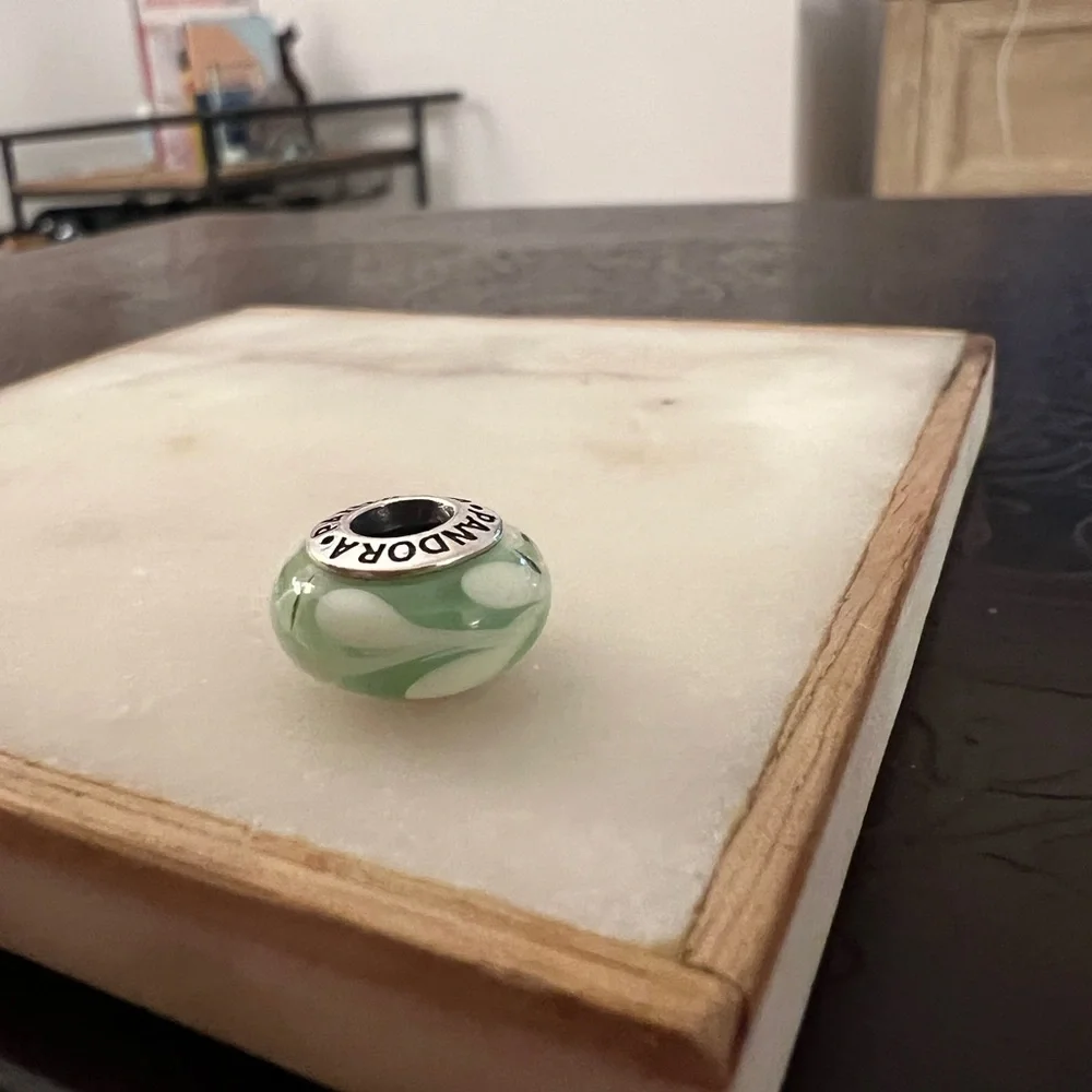 Pandora Mint Green Swirl Charm - Picture 1 of 1